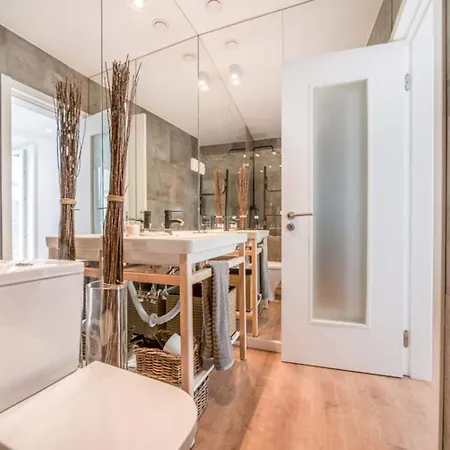 Bairro House Charming 4*