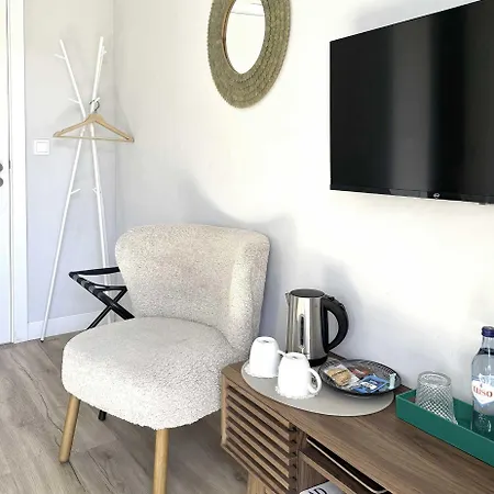 Bairro House Charming بيت ضيافة 4*